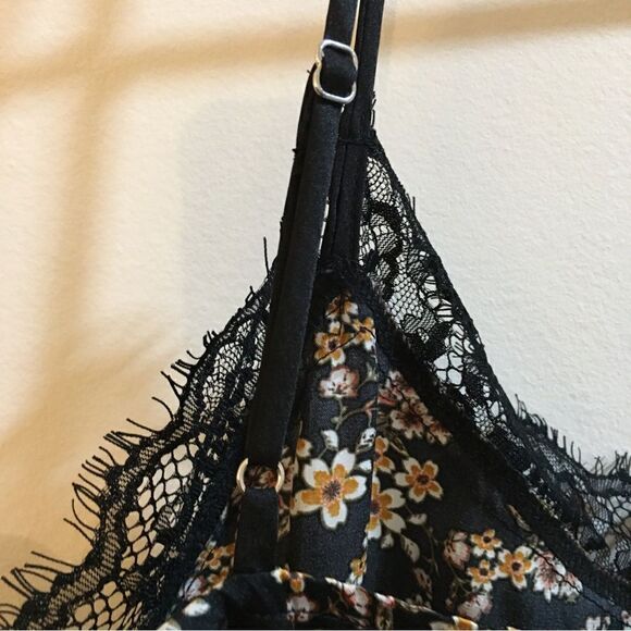 Plus Size Satin like eyelash lace adjustable cami Top - Picture 5 of 6